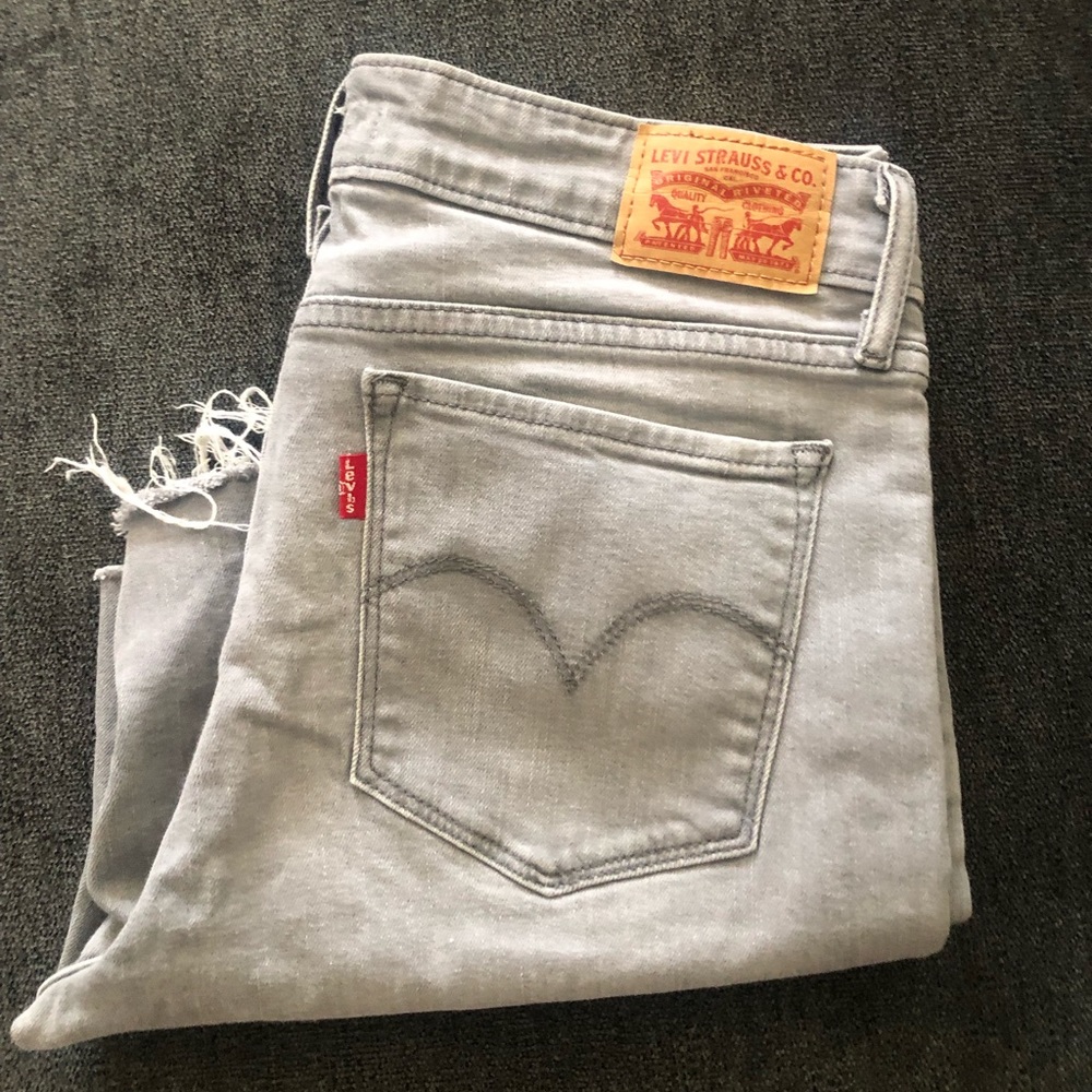 Levi cut off 712 slim